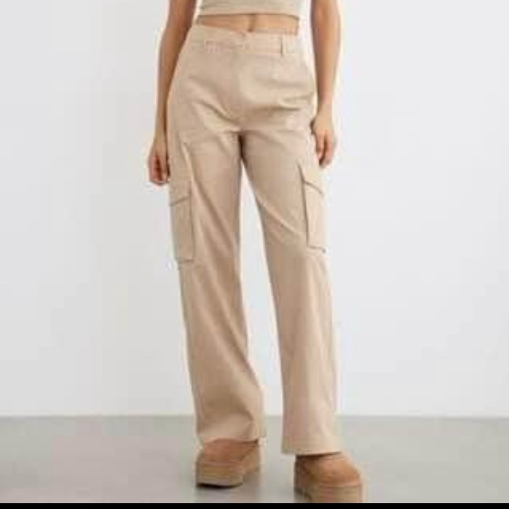 ❌sold❌Dynamite cargo pants Brobei size 4